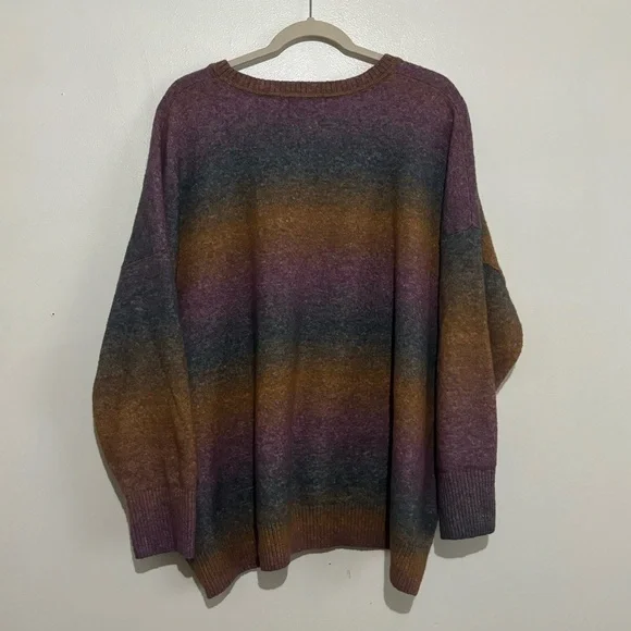 Old Navy Ombré Knit Sweater - Picture 2 of 4